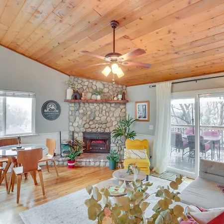 Mid-Century Mod Cottage, Steps To Lake Gregory!